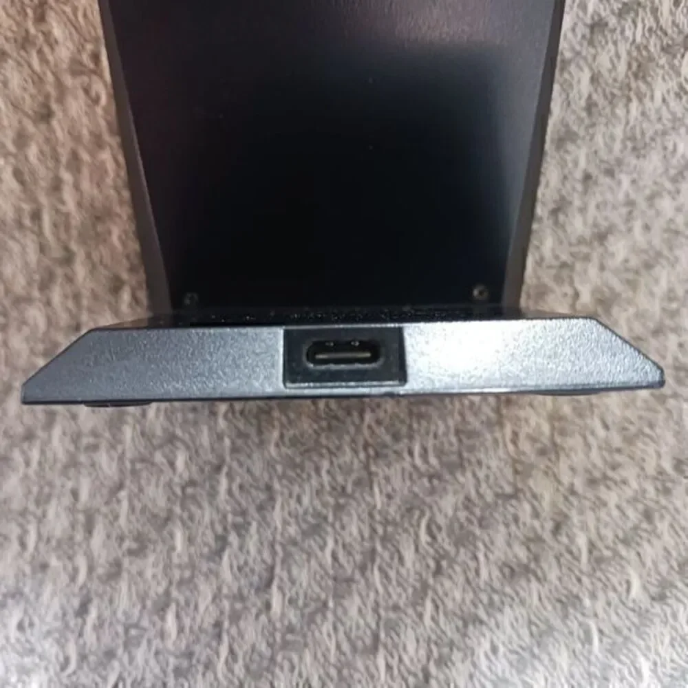 Nanami Qi Certified Wireless Charging Stand